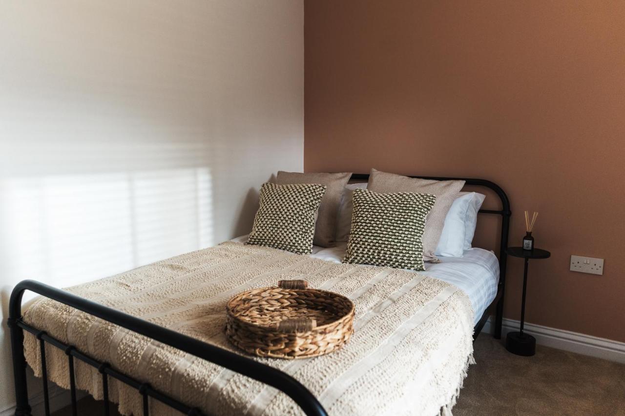 Wych Cottage, Striking 2 Bed, Parking, Ground Floor Flat - Step Free سوميرتون المظهر الخارجي الصورة